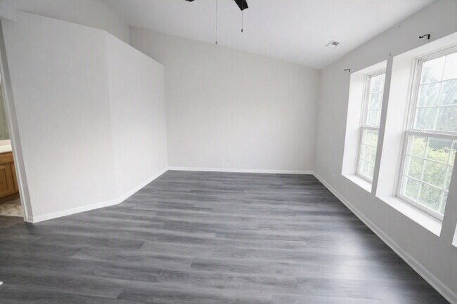 Building Photo - 3224 Bromley Ln