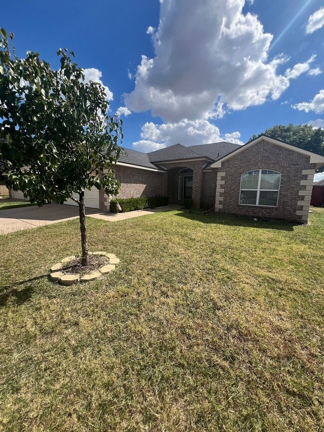 Building Photo - Super Home Near Dyess AFB