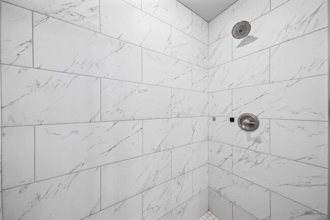 Building Photo - Pet Friendly Three Bedroom!