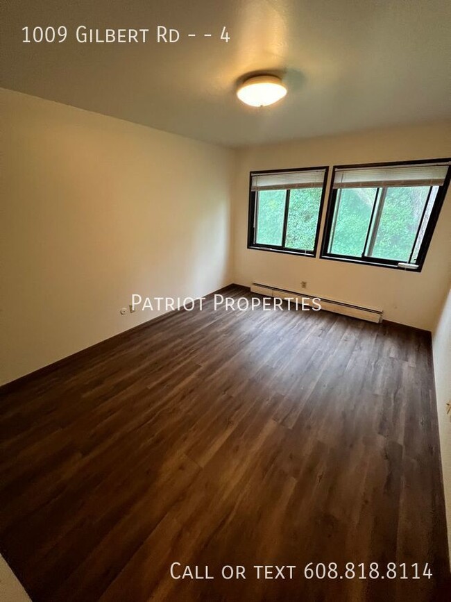 Building Photo - 1 bed/1 bath apartment in Madison, WI!