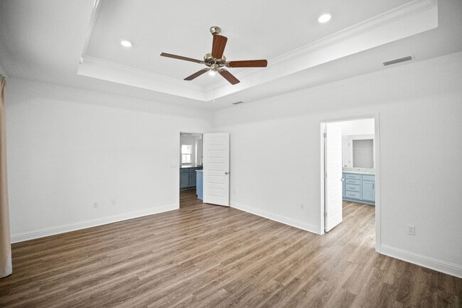 Building Photo - DON'T MISS OUT!