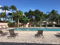 Building Photo - Boca Remodeled 2/2 split floorplan, 1st fl...