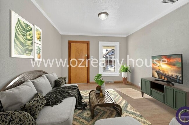 Building Photo - 225 E Weber St