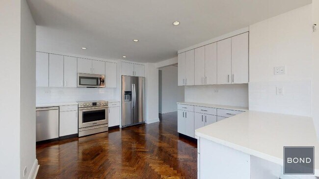 Building Photo - 219 E 69th St