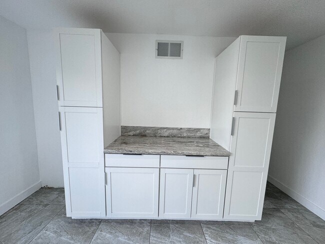 Building Photo - 10026 Baffin Dr