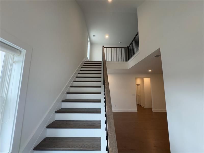 Building Photo - 1255 Westshore Dr