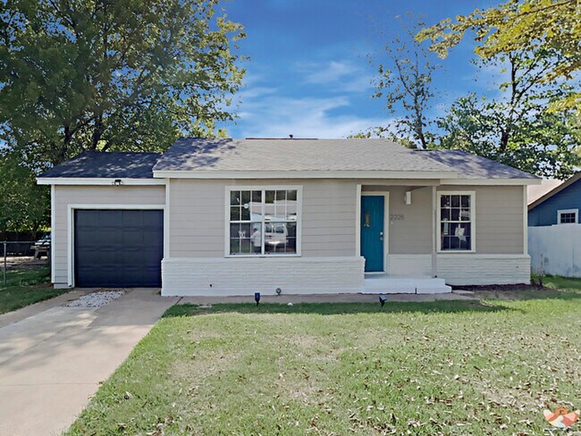 Primary Photo - Newly Renovated In Fort Worth