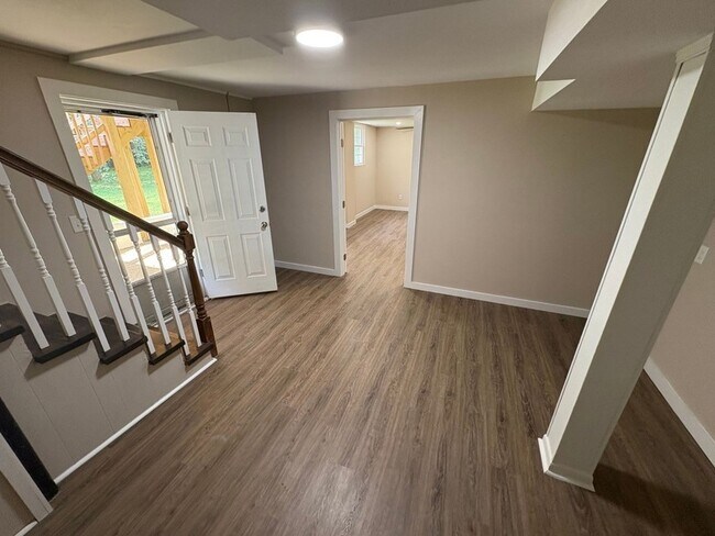 Building Photo - 1614 Shady Cir