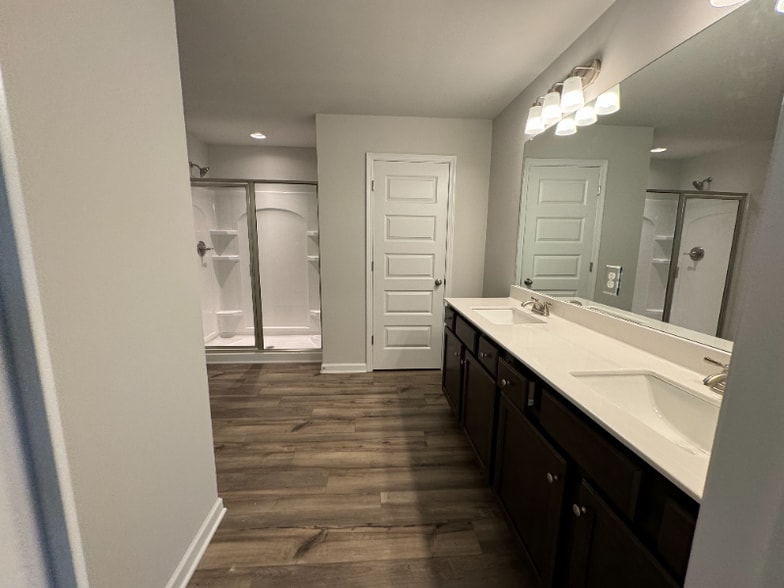 Building Photo - 3300 Westgate Park Dr