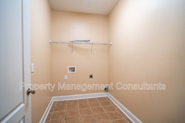Building Photo - 178 Sarah Jane Dr