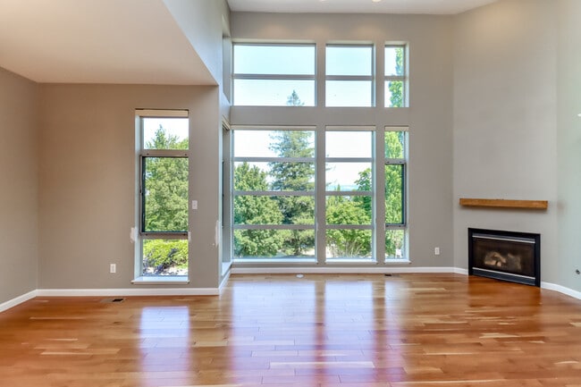 Building Photo - 2355 Yakima Ct