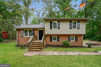 Building Photo - 40 Derby Country Dr