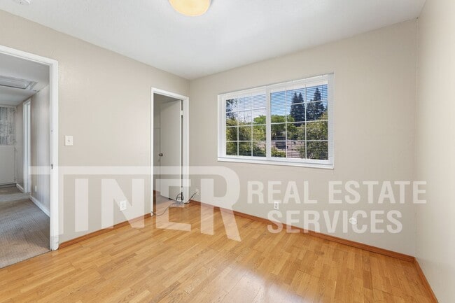 Building Photo - 6167 Oakgreen Cir