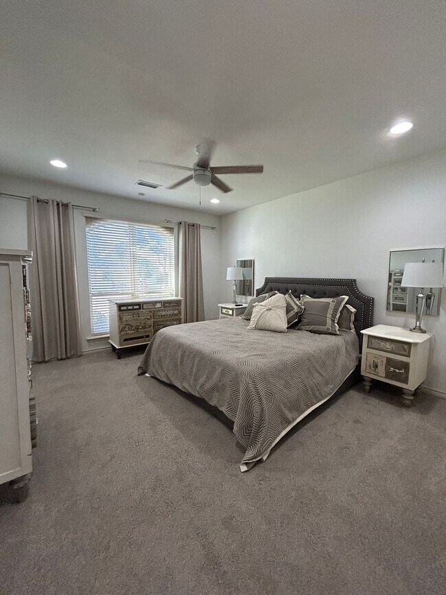 Building Photo - Beautiful Home in Northwest Midland-Los Pa...