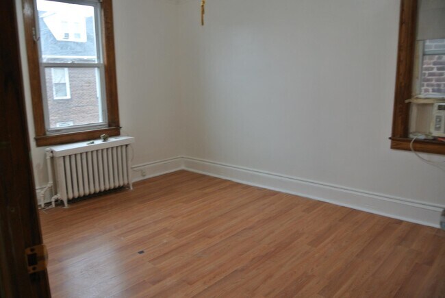 Building Photo - 706 87th St