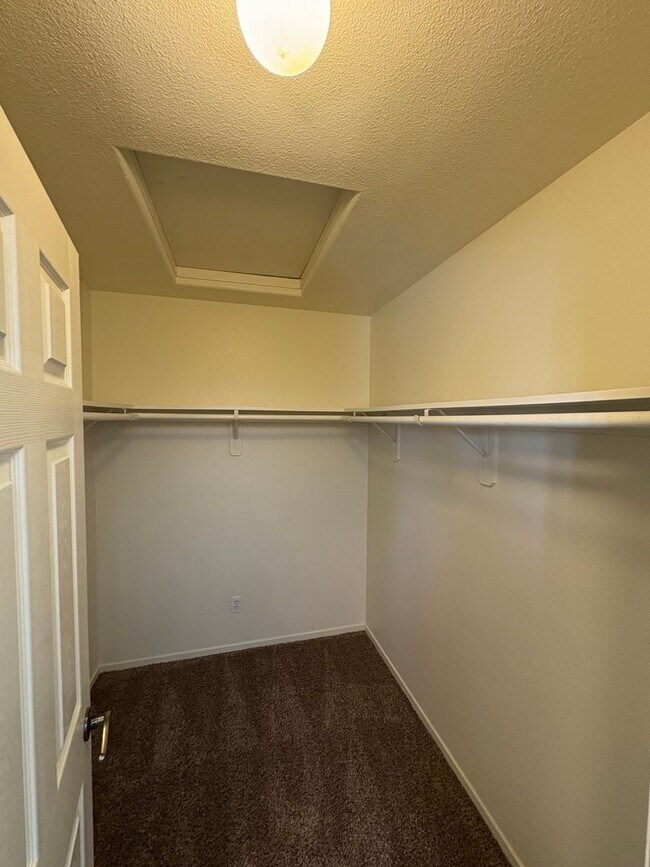 Building Photo - Lovely home available in Shannon Ranch area!