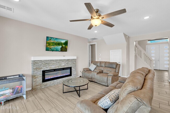 Building Photo - 12494 Stansbury Dr
