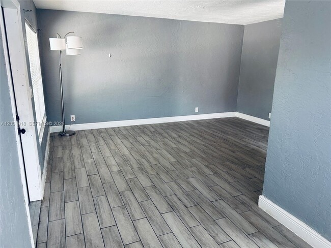 Building Photo - 3070 NW 12th Ct