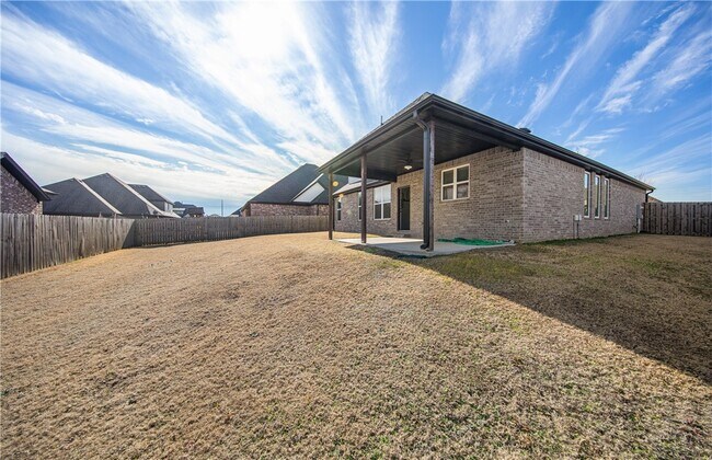 Building Photo - 1140 Hope St