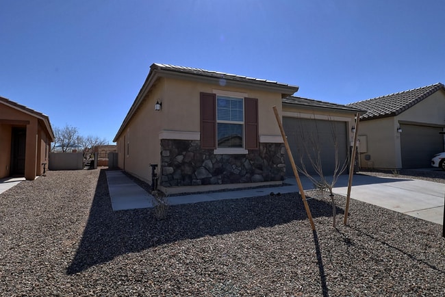 Building Photo - Almost New Rancho Sahuarita Home!