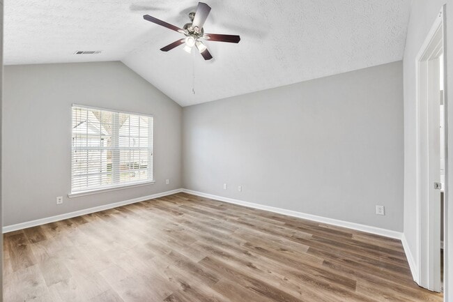 Building Photo - 2/2.5 Townhome in Great Flowery Branch loc...