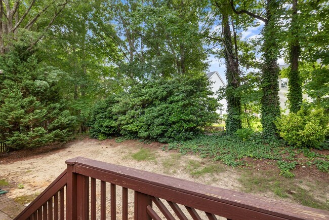 Building Photo - 108 Castlebury Creek Ct