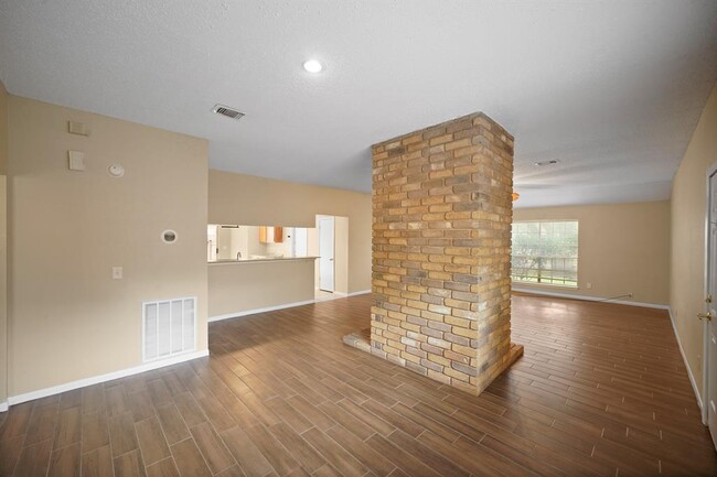 Building Photo - 18206 Brooknoll Dr