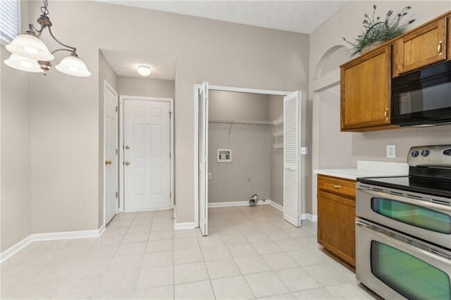 Building Photo - 3325 Berwick Field Dr