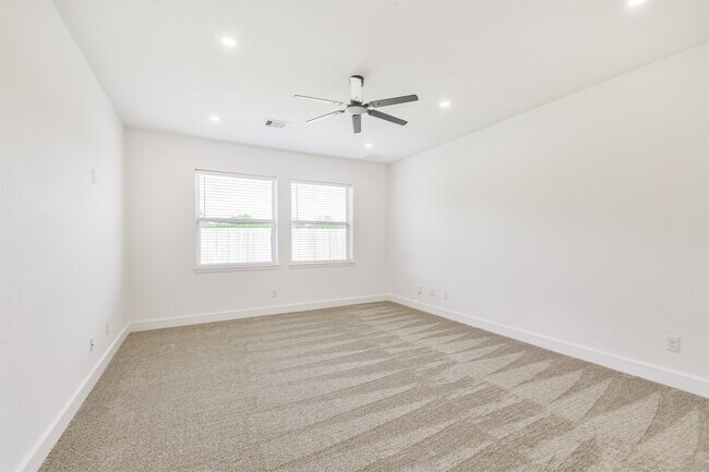 Building Photo - 15203 Lake Powell Dr