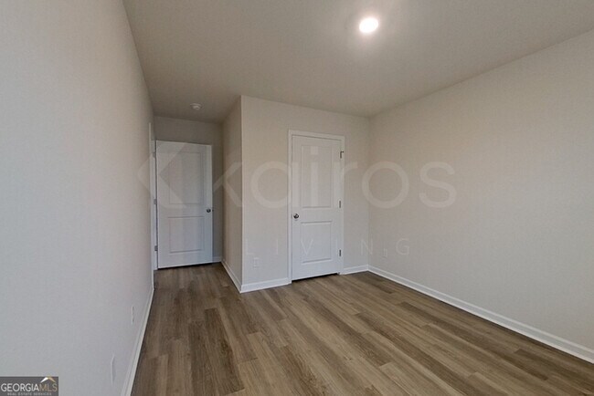 Building Photo - 111 Inez Ave