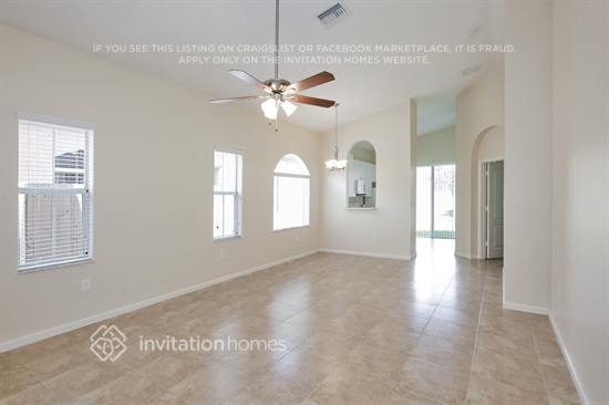 Building Photo - 2110 NE 37th Rd