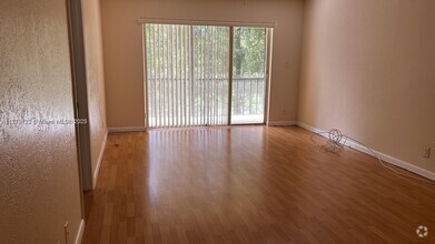 Building Photo - 8060 Fairview Dr