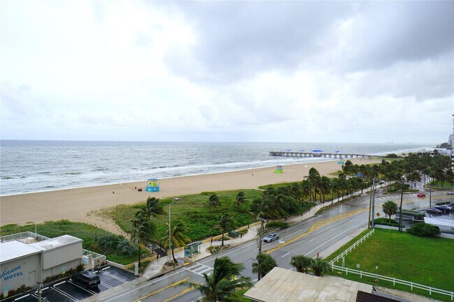 Building Photo - 525 N Ocean Blvd