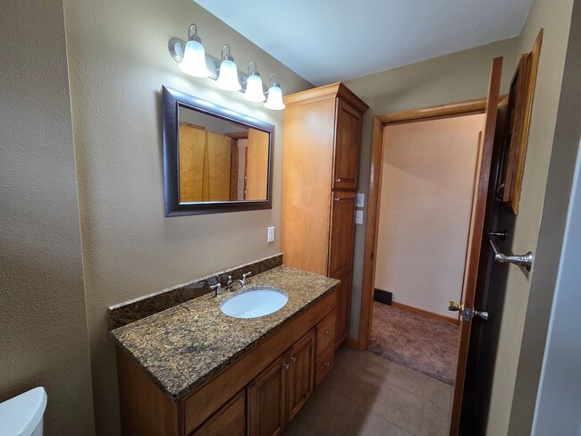 Building Photo - Well-Maintained 4BR Home – Garage + Washer/Dryer, dishwasher Included