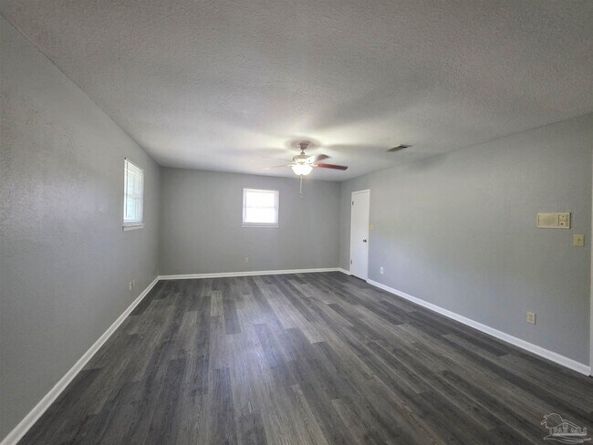 Building Photo - 7819 Hearthstone Cir
