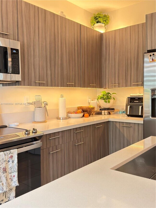 Building Photo - 8379 Central Park Blvd