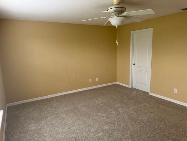 Building Photo - 34314 Tuscany Ave