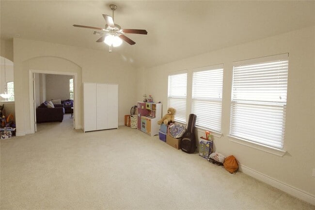 Building Photo - 15100 Iveans Way
