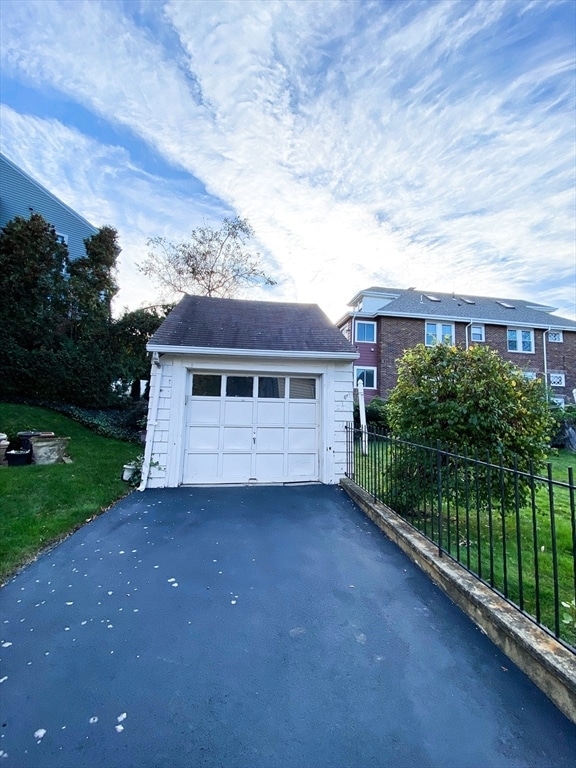 Building Photo - 143 Shore Dr