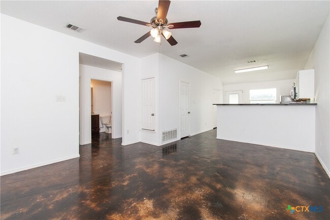 Building Photo - 223 N Mary Jo Dr