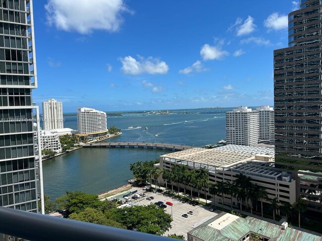 Building Photo - 485 Brickell Ave