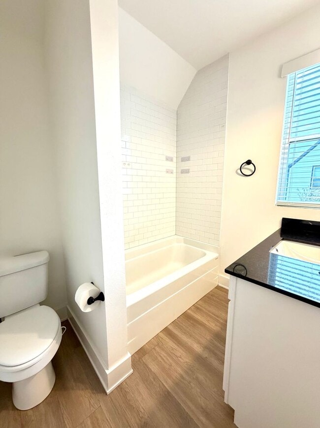 Building Photo - $2,200 Move-In-Special