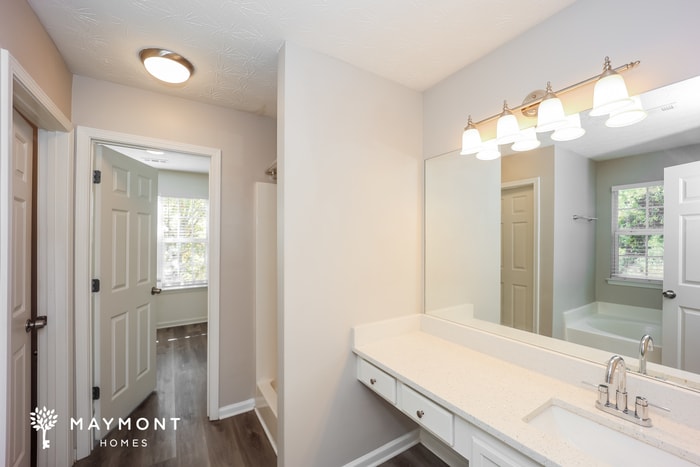 Building Photo - 313 Sarasota Ln