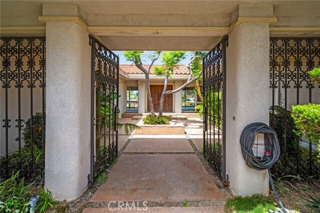 Building Photo - 7117 Avenida Altisima