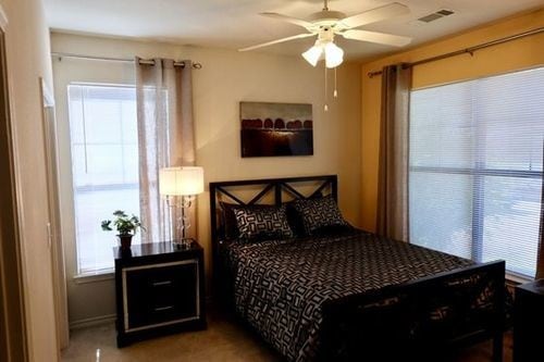 Building Photo - 11800 Dessau Rd