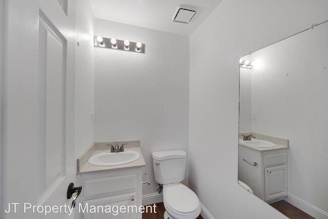 Building Photo - 217 Hidden Creek Ct
