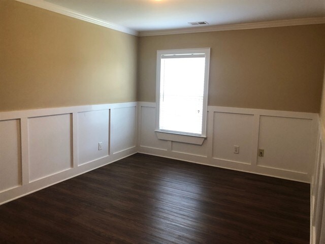 Building Photo - 10004 Barrands Ln