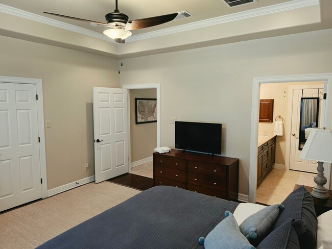 Building Photo - 508 Kendall Pkwy