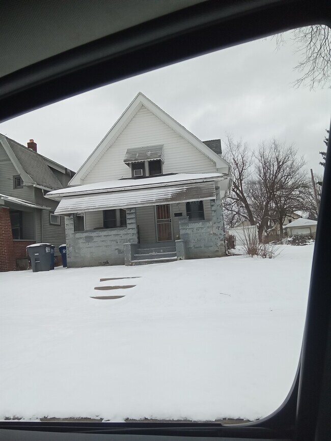 Building Photo - 1014 Evesham Ave
