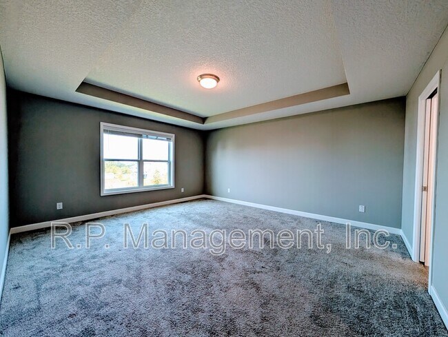 Building Photo - 9850 Glacial Valley Rd